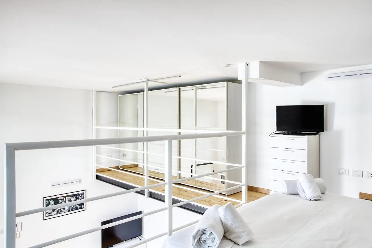 Appartement Joivy Charismatic 1-Bed Flat With Parking à Milan Italie